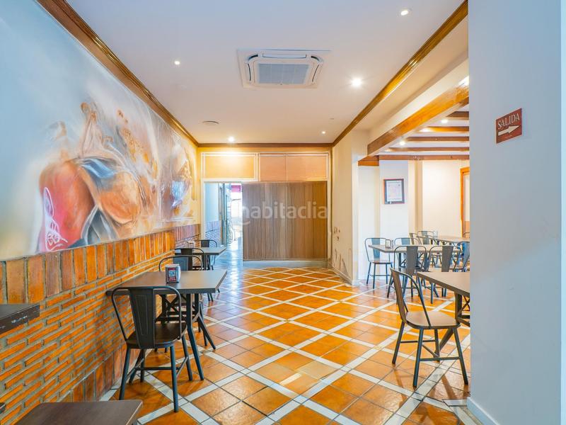 Foto 1d3e7ab2-bcea-4cf2-8028-52e19512e7a8. Lloguer local comercial a Martín Carpena - Torre del Río Málaga