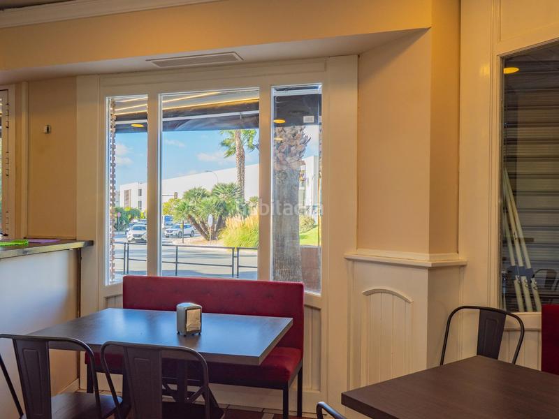 Foto df09e3c1-9b2b-4f4a-880b-f04f6af665dc. Lloguer local comercial a Martín Carpena - Torre del Río Málaga