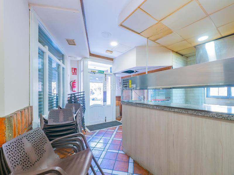 Foto ea4e9b61-b0b7-4630-9a0a-12c0858d3a6d. Lloguer local comercial a Martín Carpena - Torre del Río Málaga