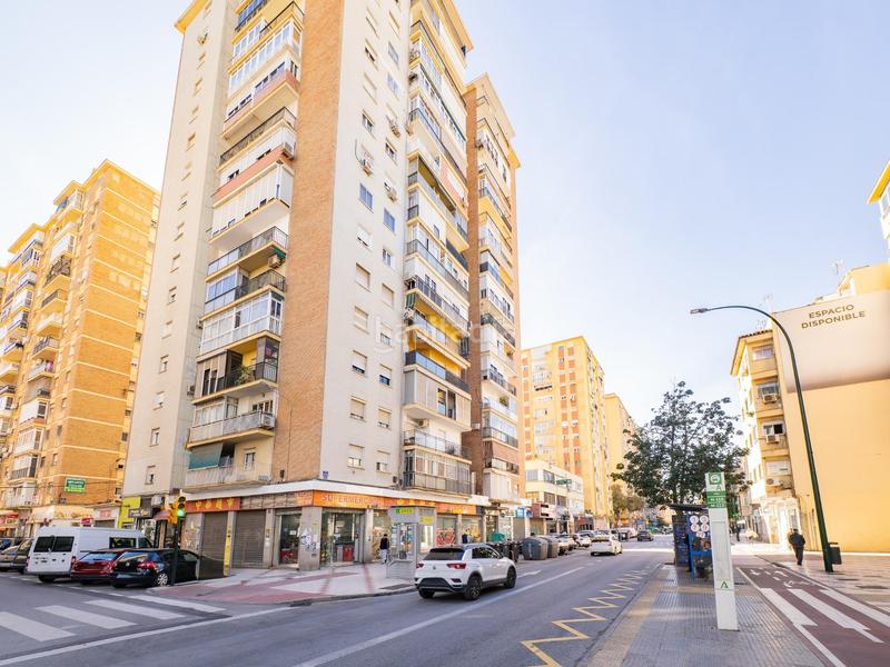 Foto ad31e6aa-0e04-4558-a87f-c105db4a0e82. Pis a Parque Ayala - Jardín de la Abadía - Huelín Málaga