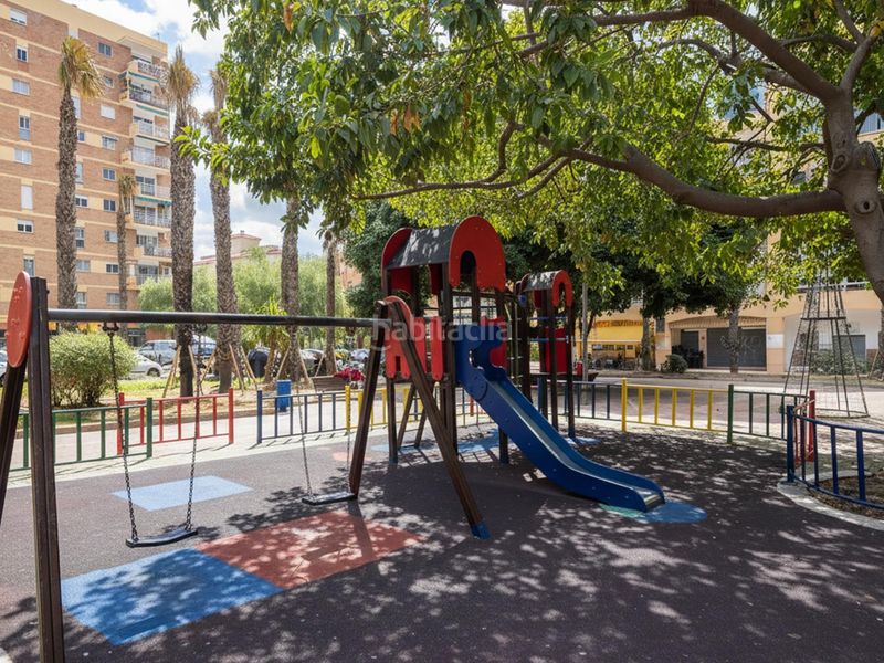 Foto f83eb805-f254-4970-b79c-3eee536cf59f. Estudi a Parque de la Paloma Benalmádena