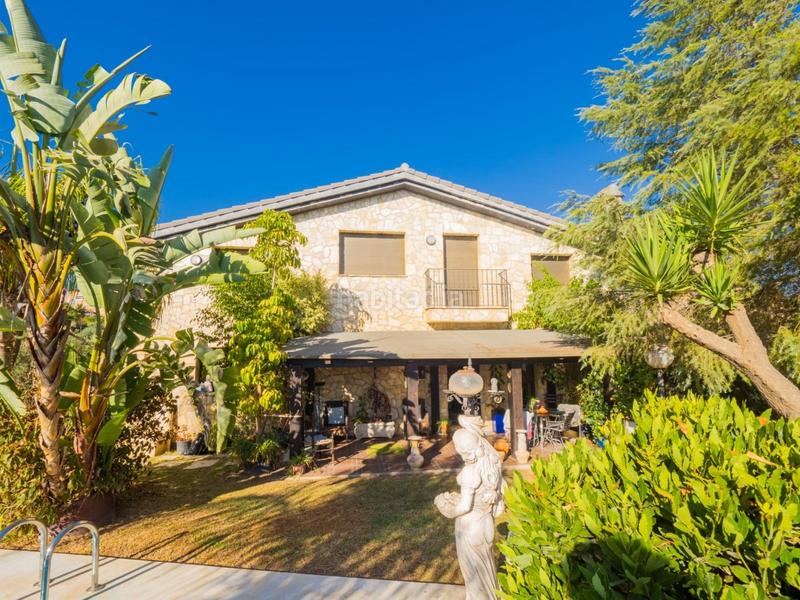 Foto c4b291a1-160c-4c95-b985-a8427f419b14. Masia amb aparcament piscina a Coín