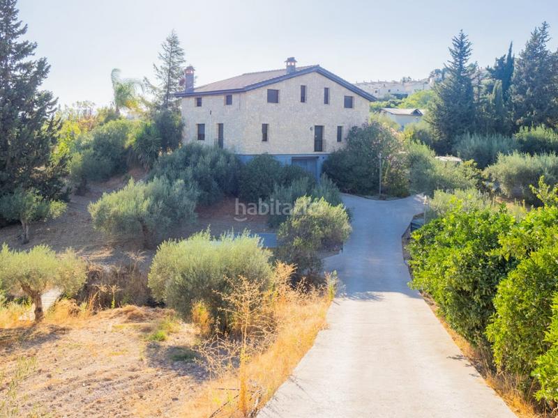 Foto d3de8a7c-9f12-469f-b08c-ddb2c45c5723. Masia amb aparcament piscina a Coín