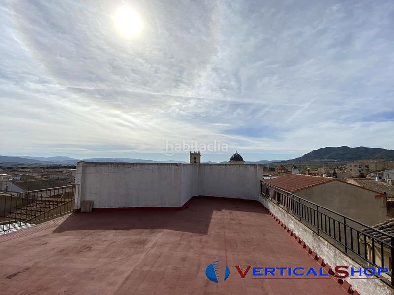 Foto d50f80b4-2b18-4851-88ea-83e2258a5100. Casa amb calefacció aparcament a Caudete