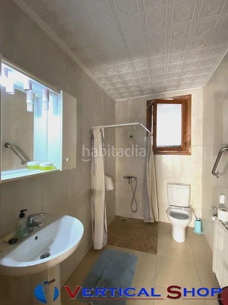 Foto ebd90acd-07f9-4eca-ba28-ae5f335a1b37. Casa amb calefacció aparcament a Caudete
