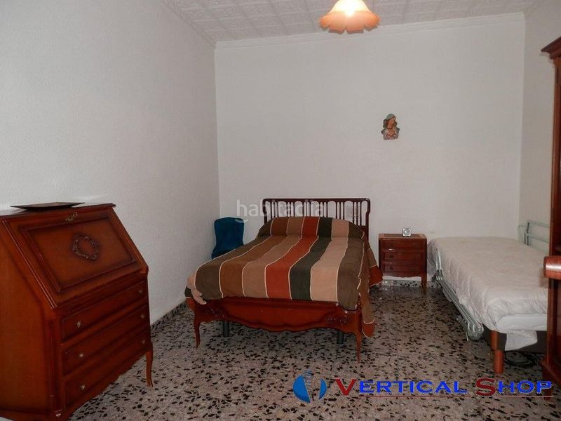 Foto 491b897e-28bb-48d0-aaa5-19aa11a3b4dd. Casa amb aparcament a Caudete