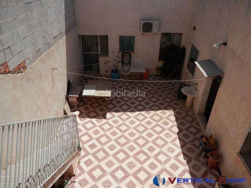 Foto a4837eb2-a565-4f7c-a2ed-d319f0438bf0. Casa amb aparcament a Caudete