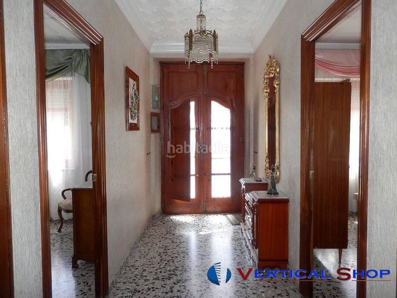 Foto b8d129aa-7c94-4571-bbd3-d08c34b4012d. Casa amb aparcament a Caudete