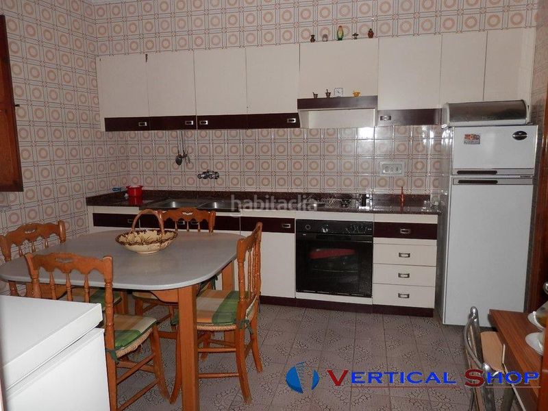 Foto d5e482a2-b6d8-465b-9aa6-0db685381ce7. Casa amb aparcament a Caudete