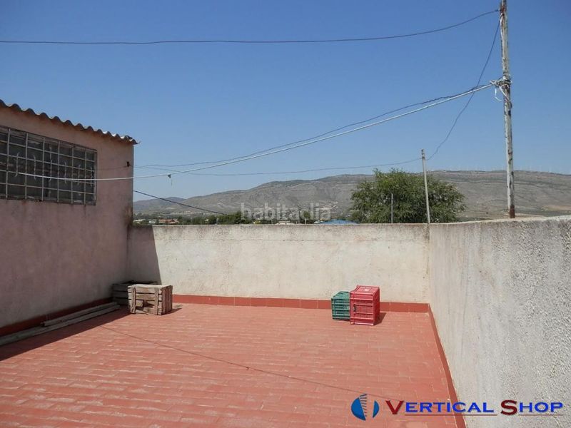 Foto e0f87cf6-2a6c-443a-bcbb-adf508ed68d7. Casa amb aparcament a Caudete