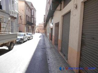 Local Comercial a Caudete. Local com. en venta en abadia, 2 despachos.