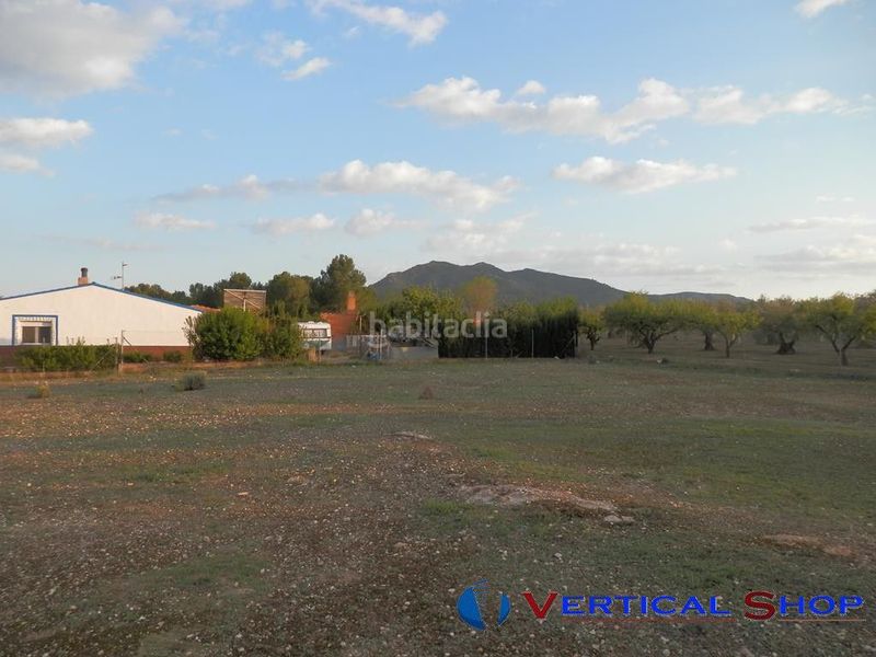 Foto c43cc8c2-ce76-4599-93b0-1195124ec6b1. Terreny residencial a Caudete