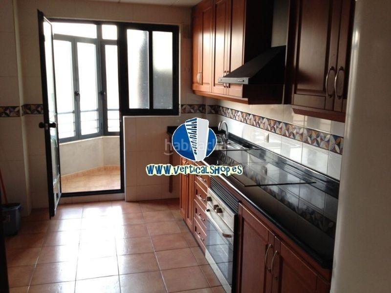 Foto 4328fa7b-567a-4756-806b-2e9d9e7db3a6. Pis amb calefacció aparcament a El Carril - Paseo de Chapi Villena