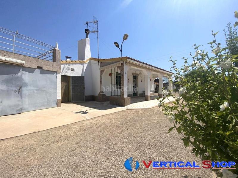 Foto 861b8004-b2ea-4284-9b11-b32550e72167. Chalet  en venta , 2 dormitorios. en Caudete