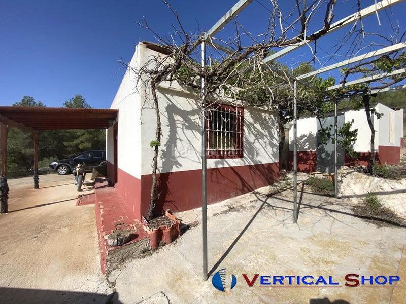 Foto 79d43aa5-7eb9-472d-bc69-ae43933b2a9b. Chalet mit parking in Las Tiesas Villena