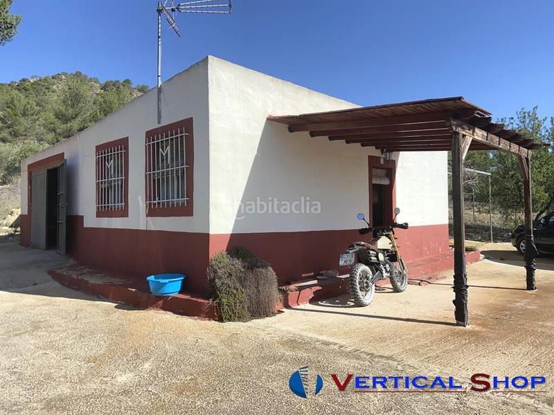 Foto a0beb1b9-2fcd-4983-973e-9170d01ef6a2. Chalet mit parking in Las Tiesas Villena