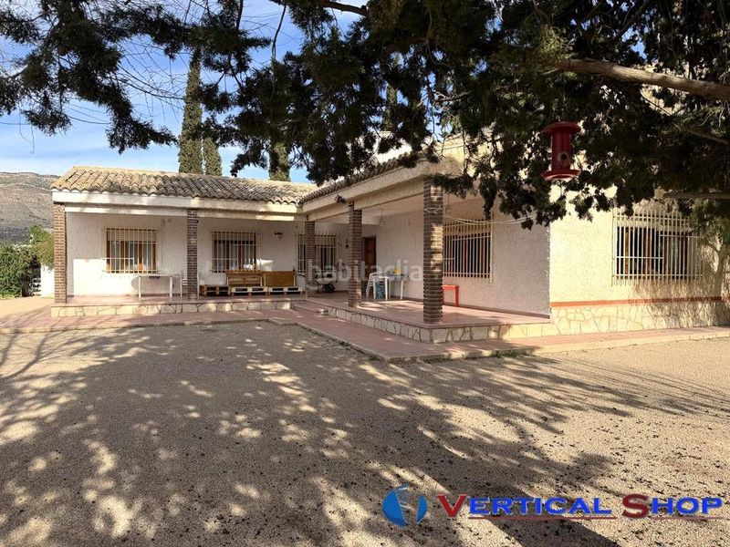 Foto ea65619c-d3a7-4c94-a8bb-cec0ac819c97. Xalet a Caudete