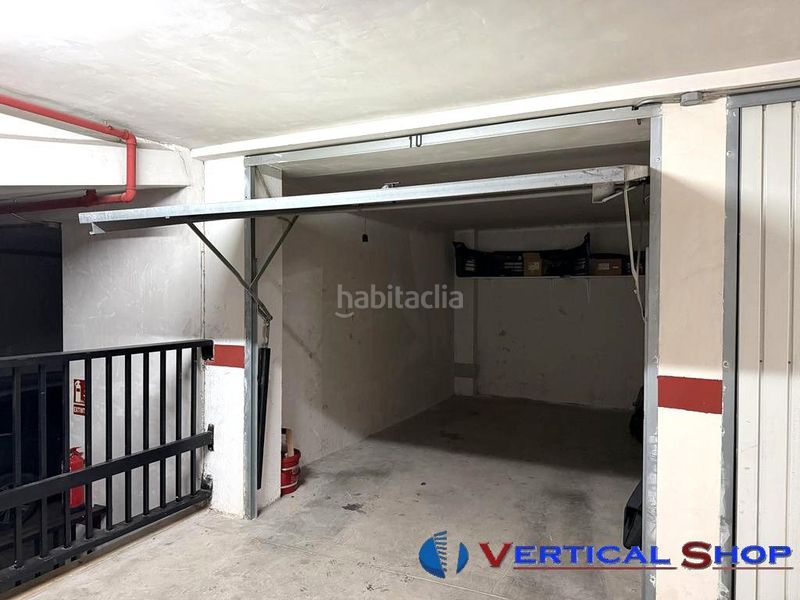 Foto ecfa6cfe-d9f0-4154-a4da-8bbda2be6ad3. Aparcament cotxe a Caudete