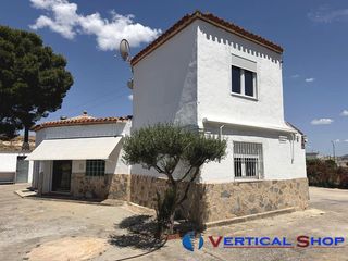 Rent Chalet  Las jornetas. Chalet en alquiler en las jornetas, 3 dormitorios.