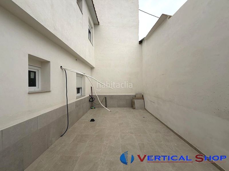 Foto c2fc04ca-84ed-49e5-bce5-8fd8856c45f9. Xalet amb aparcament a Caudete