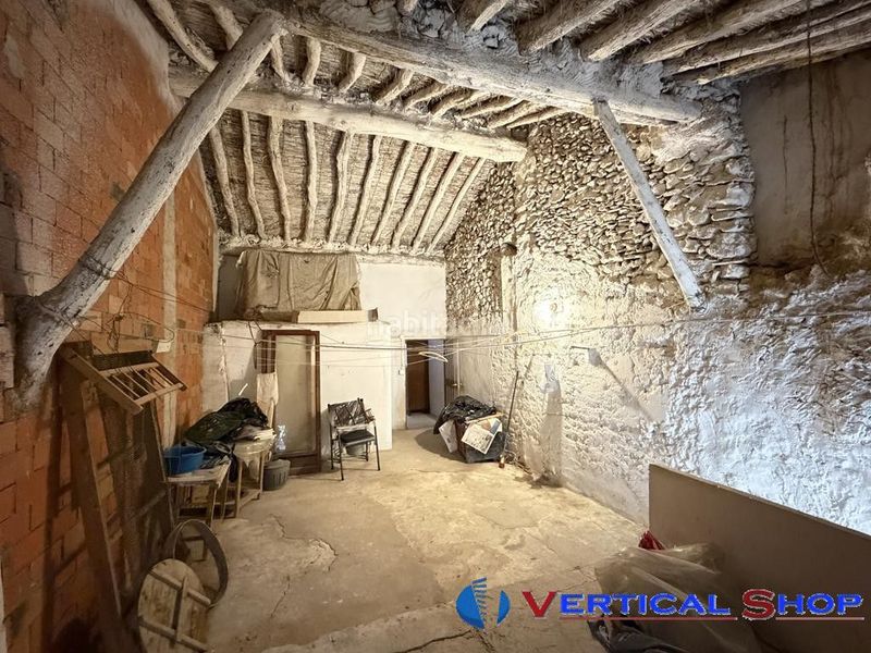 Foto 3a3f9259-080d-4bd1-9226-24229b0b87a8. Casa amb calefacció a Caudete