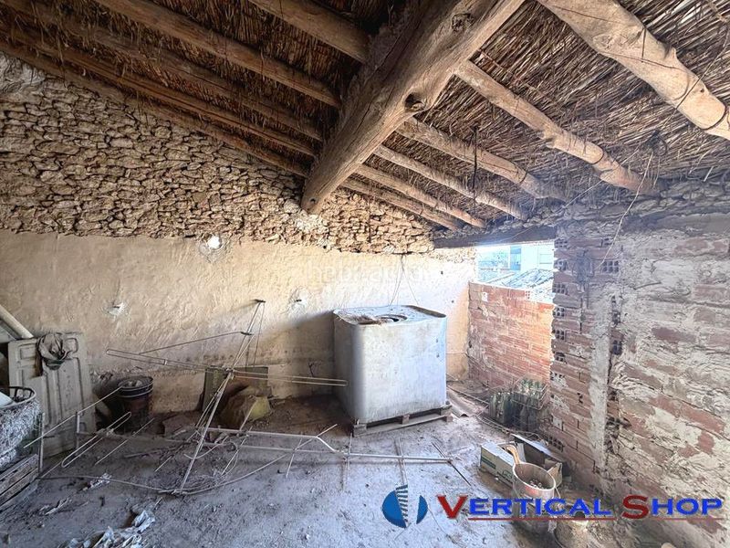 Foto 6102d026-63c7-4f85-b50b-794dc9bf67f7. Casa amb calefacció a Caudete
