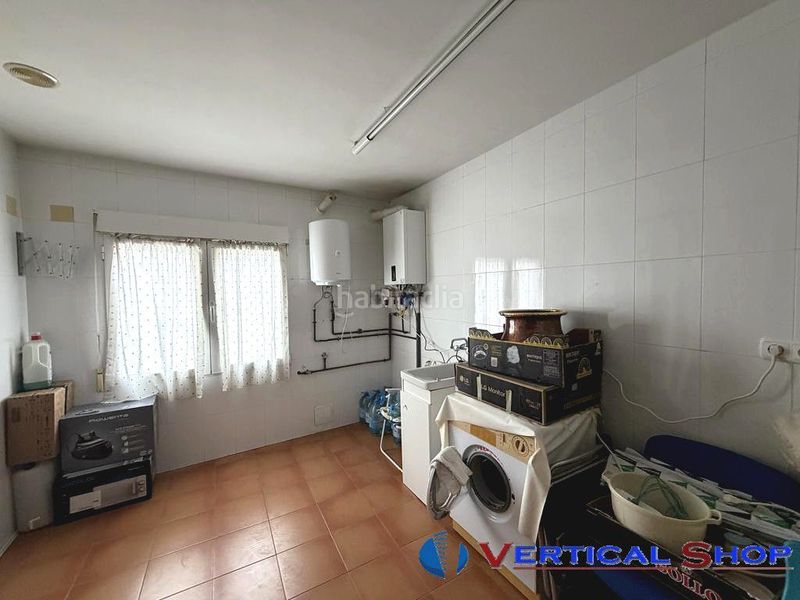 Foto 679a6359-1108-499b-bc87-f50dfefc0d8c. Casa amb calefacció aparcament a El Rabal Villena