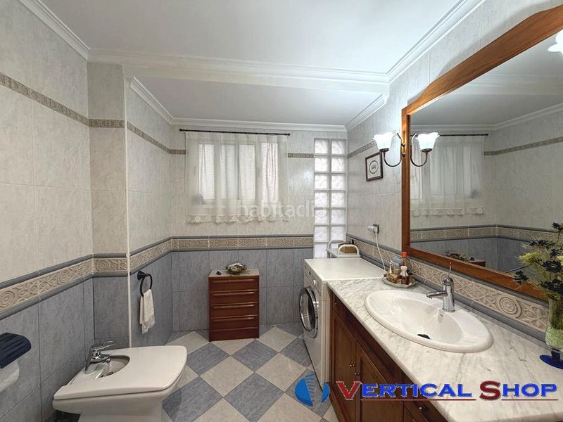 Foto a792b303-2e0f-4267-b0ba-d70a3cd14ad3. Casa amb calefacció aparcament a El Rabal Villena