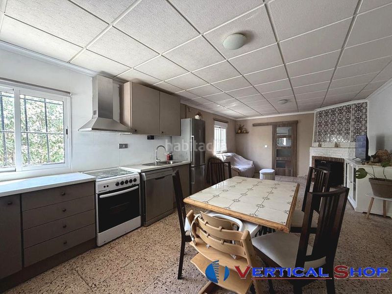 Foto 35075247-dc42-433d-95c5-ba41e0f738b5. Chalet with parking in Caudete