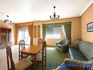 Appartement à Caudete. Piso en venta en avenida virgen de gracia, 3 dormitorios.
