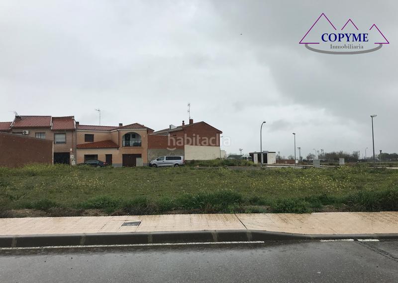 Foto f84afbae-8920-4314-8eae-89ba50e54bea. Residential plot in calle rocío jurado 18 in Torrijos