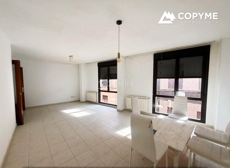 Foto df775374-627b-42b7-b748-e914d0f3c438. Dúplex venta de piso en Torrijos