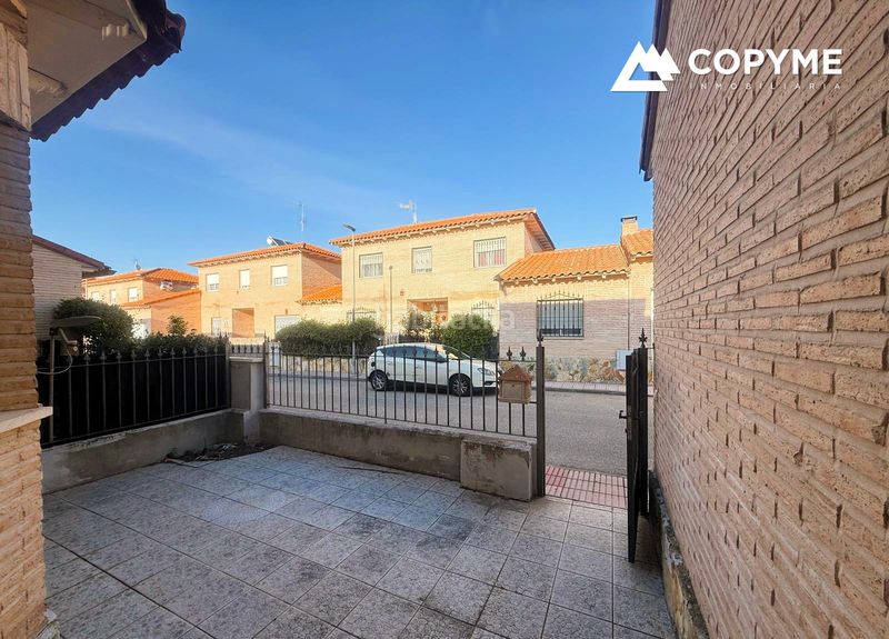 Foto 7a1f091b-9ebd-4252-b216-f3f68342b6b4. Casa adossada amb calefacció piscina a Santa Olalla