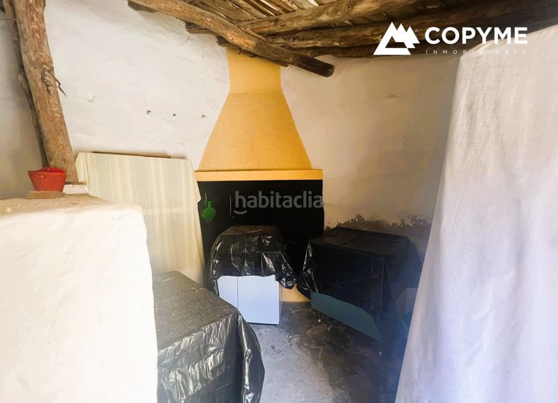 Foto 3706e231-8947-4d6d-a88c-406768f77005. Casa amb xemeneia a Gerindote