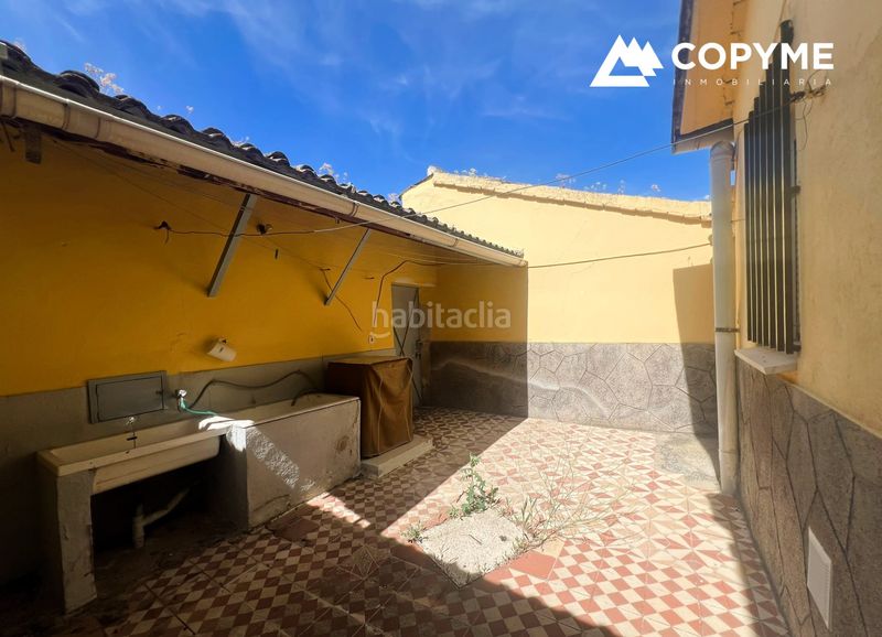 Foto 504b9f4e-83e4-49bb-93d2-8b59d139964f. Casa amb xemeneia a Gerindote