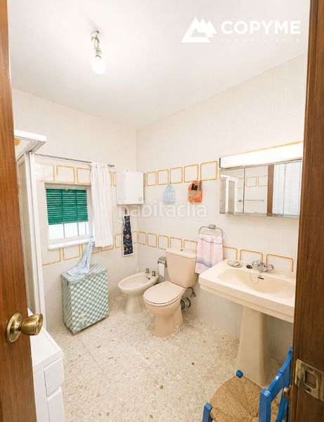 Foto b26ddd03-8684-4d2c-b96e-9f378193a51a. Casa amb xemeneia a Gerindote