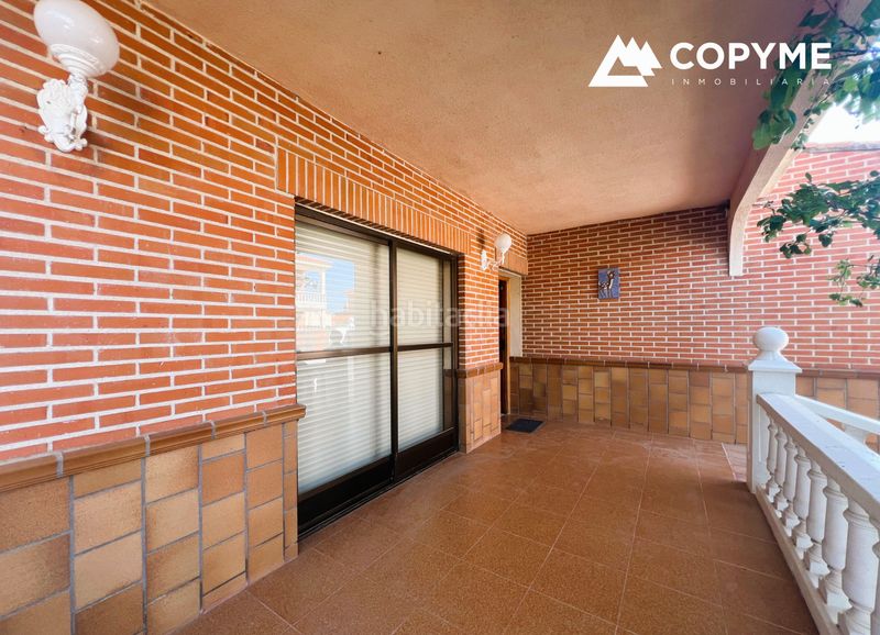 Foto 26b62a7e-0a54-4d2c-85bf-c8d2ba4f4384. Casa aparellada amb aparcament piscina a Gerindote