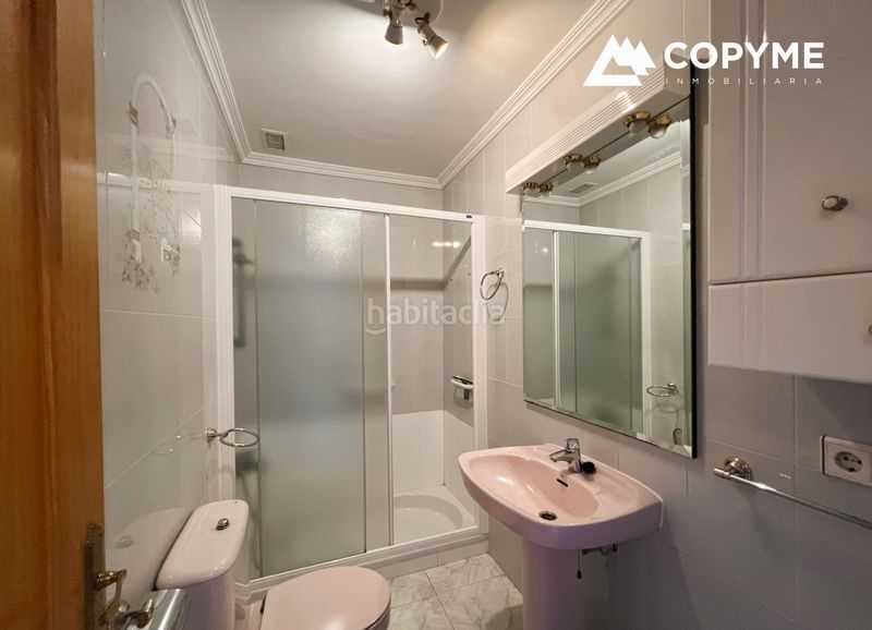 Foto 2d0dc728-1e75-4a80-b9e0-8f3502daf4ac. Casa aparellada amb aparcament piscina a Gerindote