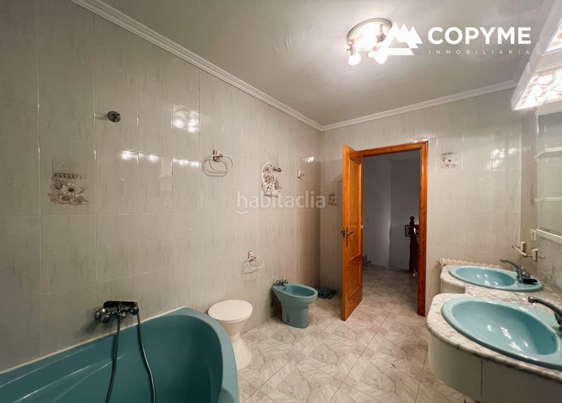 Foto a2a13b85-30c0-4d96-9e6b-eb1e398e61df. Casa aparellada amb aparcament piscina a Gerindote