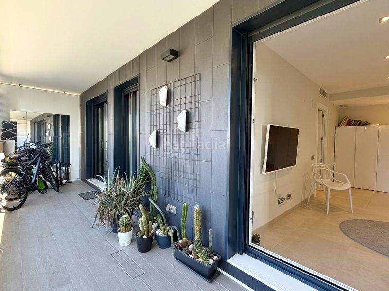 Foto 4d4587b8-e53a-4c20-8dbc-3dd5f9bbf22f. Casa amb aparcament a Besòs - Maresme Barcelona