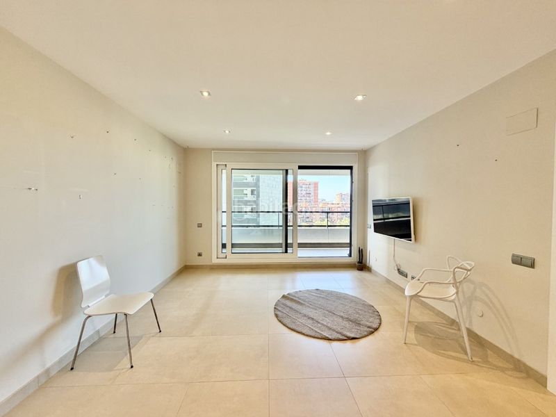 Foto fd546a18-2c57-4211-b62b-2e3c433cfe3e. Casa amb aparcament a Besòs - Maresme Barcelona