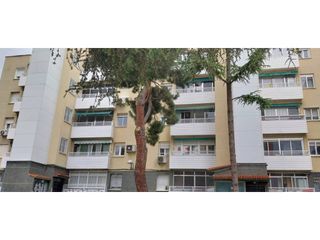 Flat  Calle cuart de poblet. Piso en venta en carabanchel madrid.