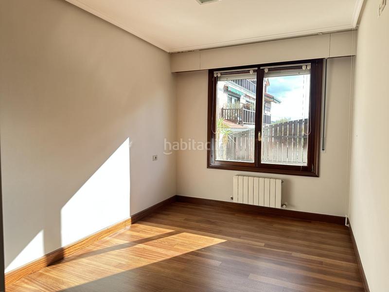 Foto 5362a893-4e6b-422d-a380-bb854958befc. Rent semi detached house with heating parking in santa maría de Getxo Getxo