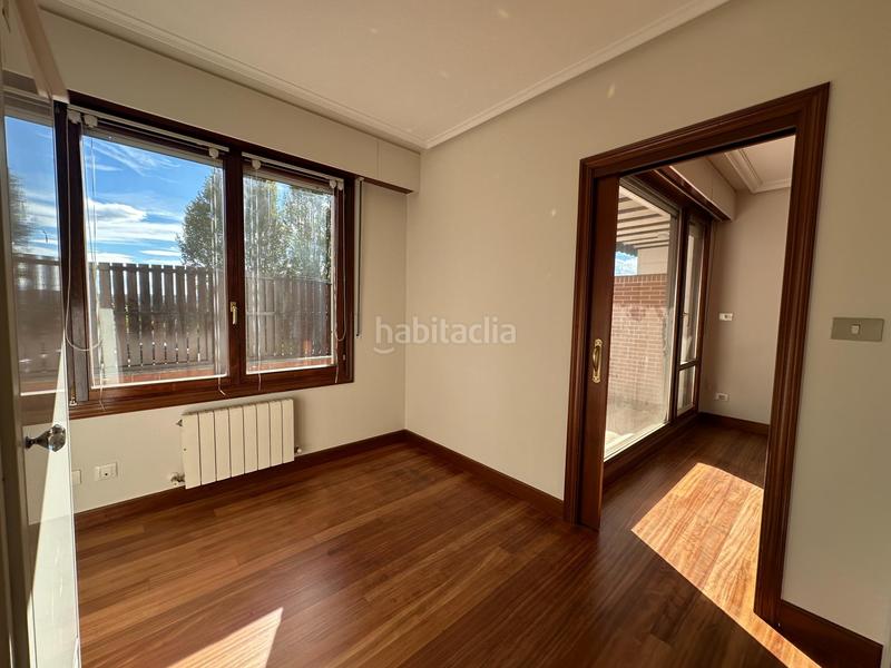 Foto 750a59bb-6246-4de6-86fe-9a12ae6584c3. Rent semi detached house with heating parking in santa maría de Getxo Getxo