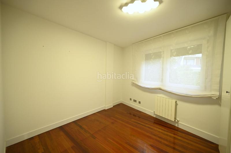 Foto 025ccab6-237a-49c5-9304-059faae670f2. Semi detached house with heating parking in Loiu