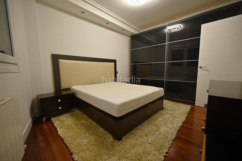 Foto bb06b736-d923-4415-8a11-4e444f346279. Semi detached house with heating parking in Loiu