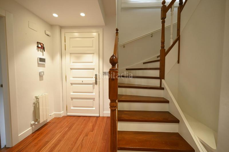 Foto ee591054-172d-4f99-a3af-7fb63b5ae8b3. Semi detached house with heating parking in Loiu