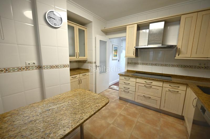 Foto fcbe7697-2008-4ac8-b41b-1f58c63a0e00. Semi detached house with heating parking in Loiu