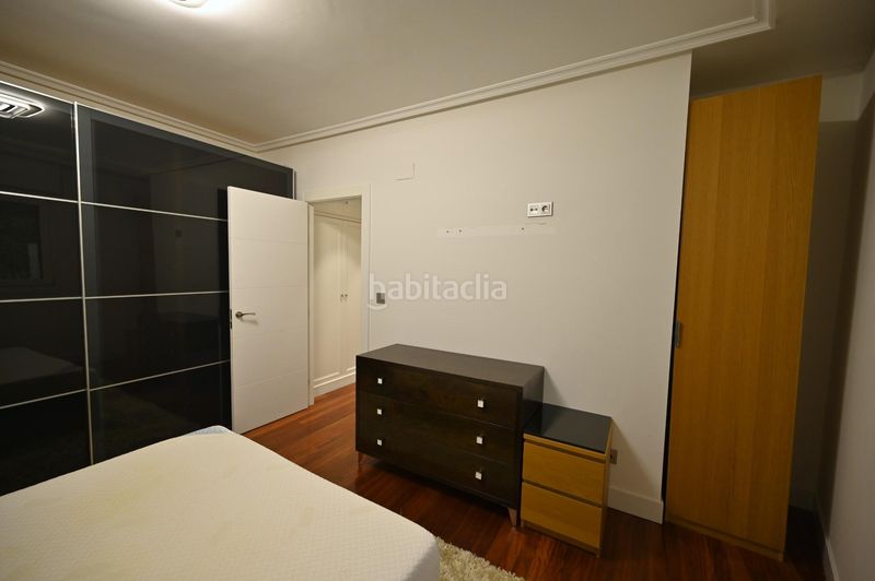 Foto 38243bb6-55d9-45fe-80a7-e827a8ecb166. Casa adossada amb calefacció aparcament a Loiu