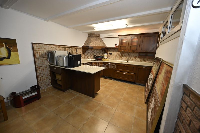 Foto 4b1b47b0-21bb-4e77-86ed-b099691d5883. Casa adossada amb calefacció aparcament a Loiu